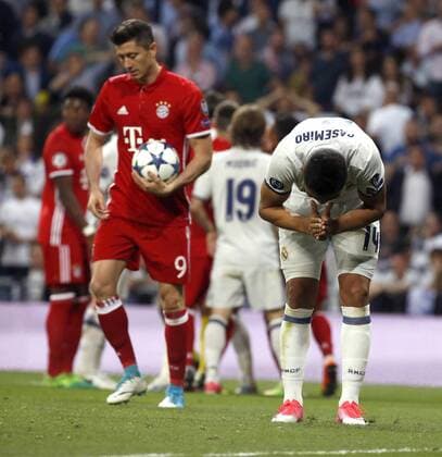 Real Madrid s Casemiro reacta during the UEFA Champions League quarter-final second leg match between Real Madrid and Bayern Munich at the Santiago Bernabeu stadium in Madrid, Spain, 18 April 2017. REAL MADRID VS. BAYERN MUNICH !ACHTUNG: NUR REDAKTIONELLE NUTZUNG!  Copyright: xKikoxHuescax MAD001 20170418-636281507076360299