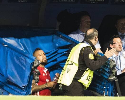 Madrid, 18.04.2017 Arturo Vidal (FCB) nach Platzverweis Real Madrid - Bayern München