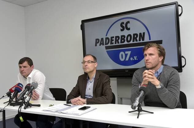 17-04-2017 pmk MZ110680 Fussball Herren 3.Liga Saison 2016 2017 SC Paderborn Pressekonferenz Neuer Trainer Steffen Baumgart -Trainer- Paderborn Matthias HACK Markus KROESCHE -Geschaeftsfuehrer