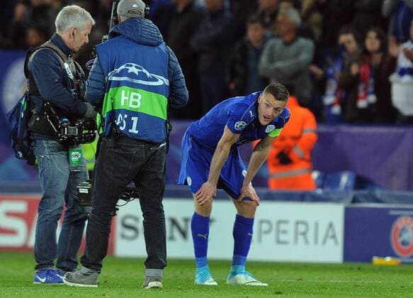 Football - 2016 2017 UEFA Champions League - Quarter-Final, Second Leg: Leicester City vs. Atletico Madrid A dejected Jamie Vardy of Leicester City at the final whistle at the King Power Stadium. COLORSPORT ANDREW COWIE 