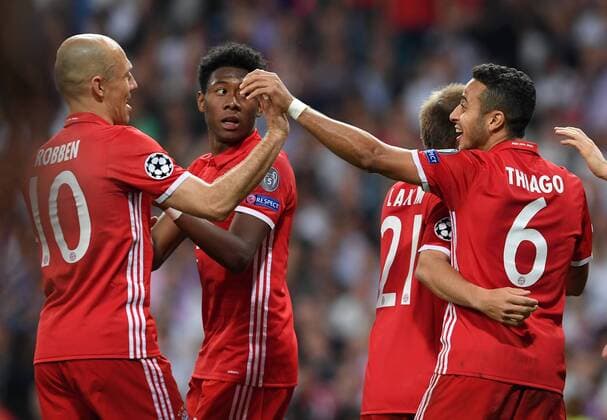 FUSSBALL CHAMPIONS LEAGUE SAISON 2016 2017 VIERTELFINALE RUECKSPIEL Real Madrid - FC Bayern Muenchen 18.04.2017 Torjubel: Arjen Robben, David Alaba, Philipp Lahm und Thiago Alcantara (v.l., alle FC Bayern Muenchen) 