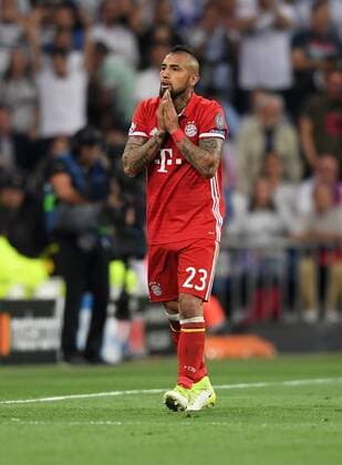 FUSSBALL CHAMPIONS LEAGUE SAISON 2016 2017 VIERTELFINALE RUECKSPIEL Real Madrid - FC Bayern Muenchen 18.04.2017 Arturo Vidal (FC Bayern Muenchen) ist nach seiner Gelb Rote Karte enttaeuscht 
