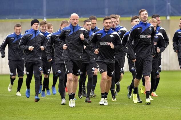 17-04-2017 pmk MZ110568 Fussball Herren 3.Liga Saison 2016 2017 SC Paderborn Training Neuer Trainer Roope RISKI (33) Paderborn Tim SEBASTIAN (04) Paderborn Marc VUCINOVIC (19) Paderborn Robin KRAUSSE (23) Paderborn Christian STROHDIEK (05) Paderborn