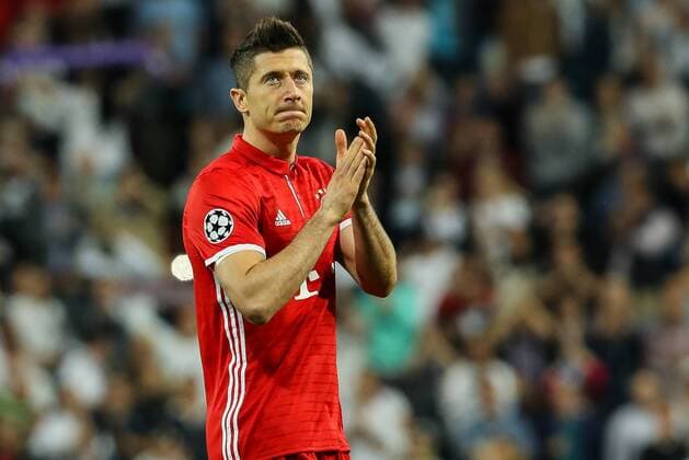 Madrid, Spain 18.04.2017, UEFA Champions League - 2016 17 Season, Quarter Final: Second leg, Real Madrid - FC Bayern Muenchen, Robert Lewandowski (FCB) enttaeuscht, enttaeuschung ( DeFodi048