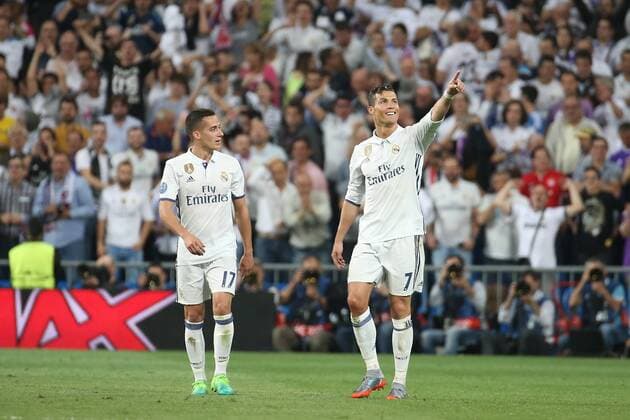 Lucas Vazquez ( Real Madrid 17 ) Christiano Ronaldo ( Real Madrid 7 ) nach dem 2:2, Real Madrid vs. FC Bayern Muenchen, Viertelfinale, UEFA Champions League, Fussball, 18.04.2017, Madrid Copyright: xLanger Eibner-Pressefotox EP_HLR
