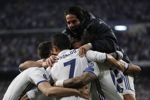 Partido de vuelta de cuartos de final de la Liga de Campeones entre el Real Madrid y el Bayern. En la imagen, celebracion de los jugadores del Real Madrid. Second leg match of Champions League quarterfinals between Real Madrid and Bayern. In this picture, Real Madrid players celebration. xPabloxGarciax 