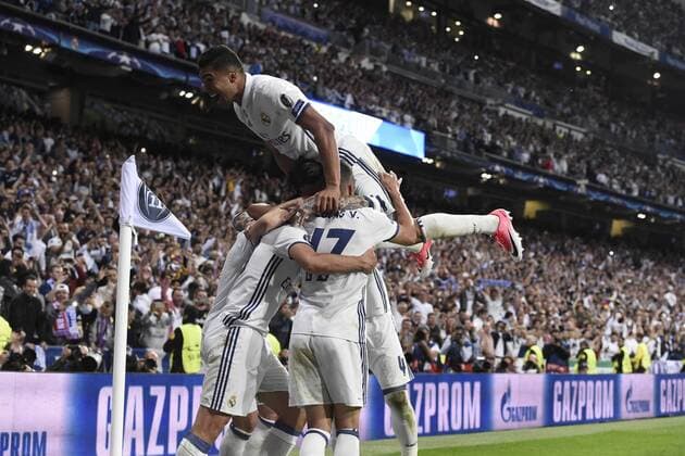 Partido de vuelta de cuartos de final de la Liga de Campeones entre el Real Madrid y el Bayern. En la imagen, celebracion de los jugadores del Real Madrid tras marcar. Second leg match of Champions League quarterfinals between Real Madrid and Bayern. In this picture, Real Madrid players celebrate after scoring. xJUANxAGUADOx 