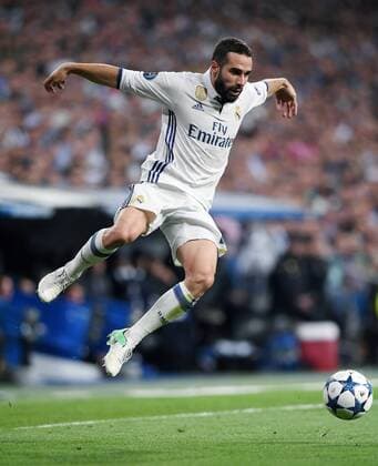 Themen der Woche - Sport Bilder des Tages - SPORT FUSSBALL CHAMPIONS LEAGUE SAISON 2016 2017 VIERTELFINALE RUECKSPIEL Real Madrid - FC Bayern Muenchen 18.04.2017 Dani Carvajal (Real Madrid) am Ball 
