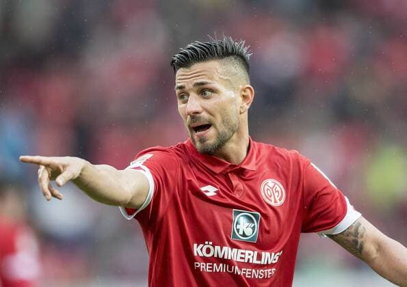 Danny LATZA (MZ) Gestik, Geste, Fussball 1. Bundesliga, 29. Spieltag, 1. FSV Mainz 05 (MZ) - Hertha BSC Berlin (B) 1:0, am 15.04.2017 in Mainz Deutschland.