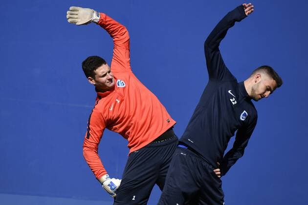 Genk s goalkeeper Olivier Vliegen and Genk s Siebe Schrijvers pictured during a training session of Belgian soccer team RC Genk, Wednesday 19 April 2017, in Genk. Tomorrow Genk is playing the return leg of quarterfinals against Spanish team Celta Vigo in the Europa League competition. YORICKxJANSENS  x05083394x
