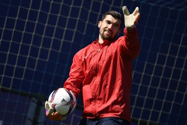 Genk s goalkeeper Mathew Ryan pictured in action during a training session of Belgian soccer team RC Genk, Wednesday 19 April 2017, in Genk. Tomorrow Genk is playing the return leg of quarterfinals against Spanish team Celta Vigo in the Europa League competition. YORICKxJANSENS  x05083417x