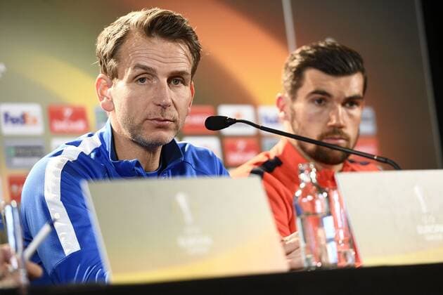 Genk s head coach Albert Stuivenberg and Genk s goalkeeper Mathew Ryan pictured during a press conference PK Pressekonferenz of Belgian soccer team RC Genk, Wednesday 19 April 2017, in Genk. Tomorrow Genk is playing the return leg of quarterfinals against Spanish team Celta Vigo in the Europa League competition. YORICKxJANSENS  x05083434x