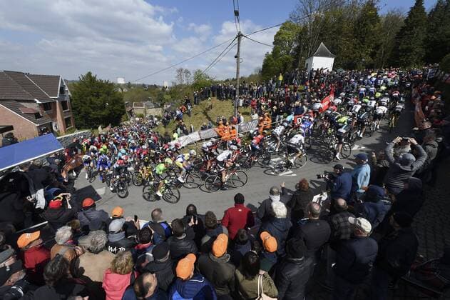 HUY, BELGIUM - APRIL 19 : Illustration picture of the peloton in action on the Mur d Huy during the Ardennes Classics cycling race Fleche Wallonne with start in Binche and finish in Huy on April 19, 2017 in Huy, Belgium, 19 04 2017 CYCLISME : Classique La Fleche Wallone - Huy - 19 04 2017 PhotoNews Panoramic 