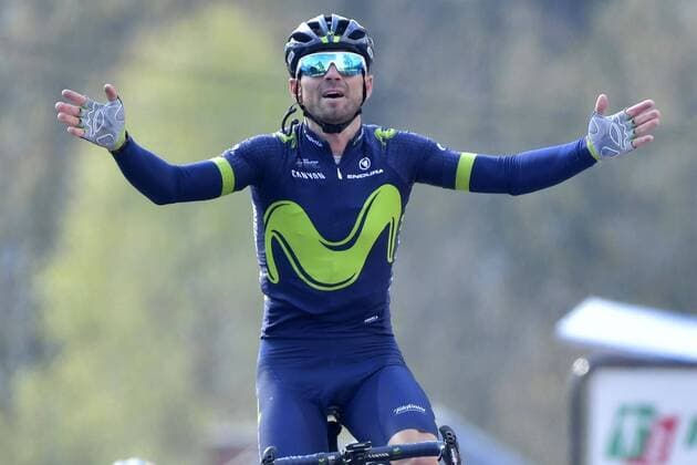 Bilder des Tages - SPORT HUY, BELGIUM - APRIL 19 : VALVERDE BELMONTE Alejandro (ESP) Rider of Movistar Team sprints to the victory before MARTIN Daniel (IRL) Rider of Quick-Step Floors Cycling team and TEUNS Dylan (BEL) Rider of BMC Racing Team during the Ardennes Classics cycling race Fleche Wallonne with start in Binche and finish in Huy on April 19, 2017 in Huy, Belgium, 19 04 2017 CYCLISME : Classique La Fleche Wallone - Huy - 19 04 2017 PhotoNews Panoramic 