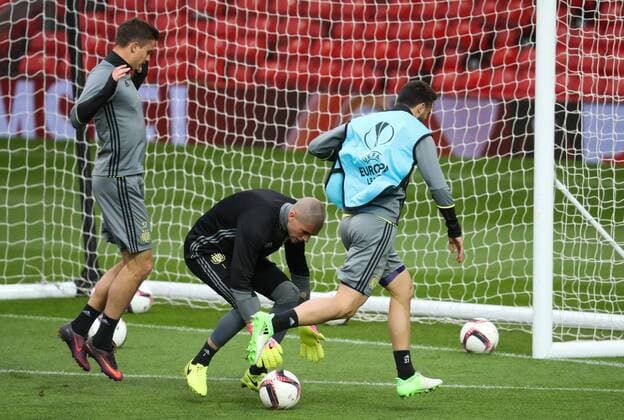 Anderlecht s goalkeeper Ruben Martinez pictured in action during the training session of Belgian soccer team RSC Anderlecht in Manchester, UK, Wednesday 19 April 2017. Tomorrow Anderlecht is playing the return leg game of the quarterfinals of the Europa League competition against UK team Manchester United ManU VIRGINIExLEFOUR  x05083738x