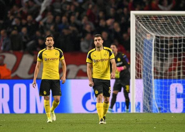 19.04.2017, Fussball Champions-League 2016 2017, Viertelfinale Rückspiel, AS Monaco - Borussia Dortmund, Im Stade Luis II in Monaco. Frust bei Nuri Sahin (li,Dortmund) und Sokratis (Dortmund) nach dem ersten Gegentreffer. 