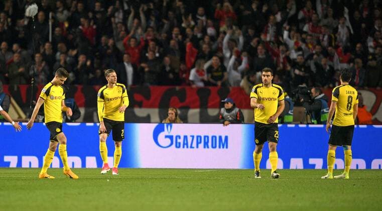 19.04.2017, Fussball Champions-League 2016 2017, Viertelfinale Rückspiel, AS Monaco - Borussia Dortmund, Im Stade Luis II in Monaco. Frust bei Julian Weigl (Dortmund), Lukasz Piszcek (Dortmund), Sokratis (Dortmund) und Nuri Sahin (Dortmund) nach dem ersten Gegentreffer. 