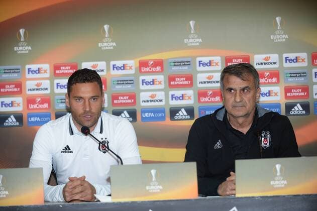 Besiktas coach Senol Gunes and player Dusko Tosic gives a press conference PK Pressekonferenz on the eve of the team s a day before their UEFA Europa League Quarter final first match against Lyon on April 19, 2017 in Istanbul , Turkey. 