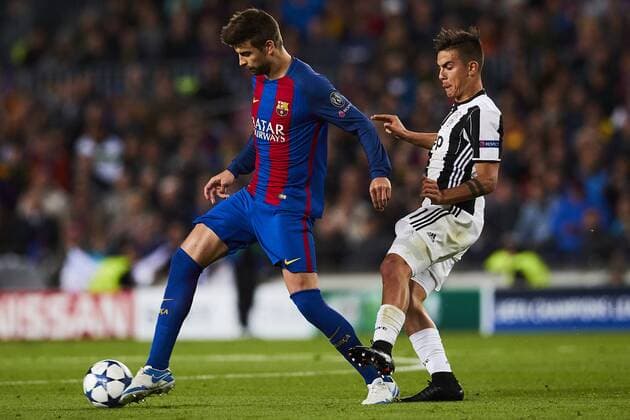 19.04.2017, xslx, Fussball Champions League Viertelfinale, FC Barcelona Barca - Juventus Turin, emspor vl Gerard Pique (FC Barcelona), Paolo Dybala (Juventus) Barcelona