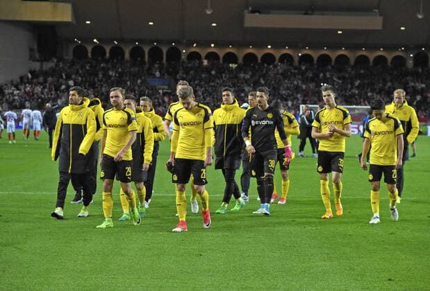 Themen der Woche - Sport 19.04.2017, Fussball Champions-League 2016 2017, Viertelfinale Rückspiel, AS Monaco - Borussia Dortmund, Im Stade Luis II in Monaco. Frustrierter Abgang der Dortmunder nach der Niederlage. 