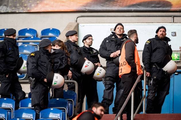 Police on the standsduring the UEFA Europa League quarter final match between Schalke 04 and Ajax Amsterdam on April 20, 2017 at the Veltins-Arena in Gelsenkirchen, Germany. Schalke 04 v Ajax UEFA Europa League 2016 2017 xVIxRonaldxBonestrooxfotografiexIVx 7614405
