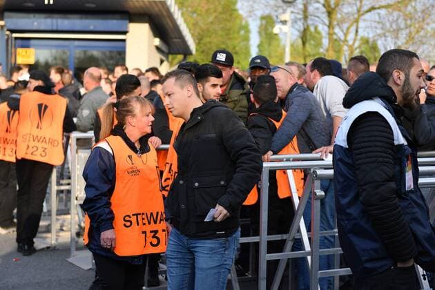 Fußball Europa League - Viertelfinale - FC Schalke 04 - Ajax Amsterdam am 20.04.2017 in der Veltins Arena auf Schalke heute extrem hohe Sicherheitsvorkehrungen durch die Polizei und Wachdienste insbesondere am Einlass der Holländischen Fans.. PM
