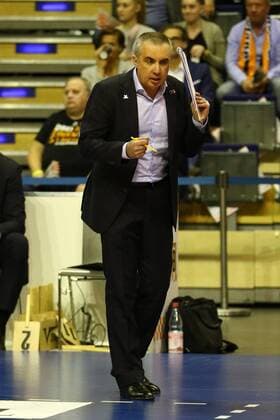 Volleyball, Herren, Saison 2016 17, 1. Bundesliga, Playoff, Halbfinale, 3. Spiel, BR Volleys - United Volleys Rhein-Main Cheftrainer Roberto Serniotti (Berlin Recycling Volleys), 20.04.17, Copyright: xMichaelxHundtx xMatthiasxKochx
