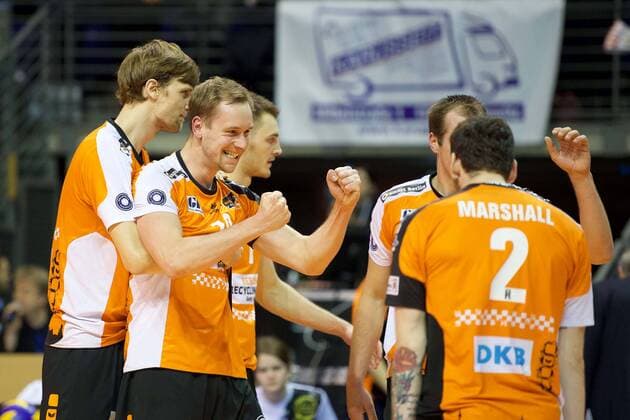 Volleyball Berlin 20.04.2017 DVL 1. Bundesliga Saison 2016 2017 Playoffs Halbfinale Spiel 3 Berlin Recycling Volleys - United Volleys Rhein-Main Frankfurt Jubel Berlin Robert Komm (Berlin, No.03) Sebastian Kühner (Berlin, No.10) Wouter ter Maat (Berlin, No.16)