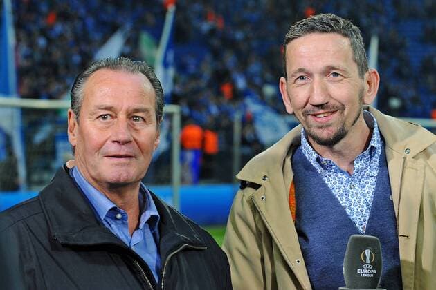 GER, UEFA EL, FC Schalke 04 (GER) vs Ajax Amsterdam (NED) 20.04.2017, Veltins-Arena, Gelsenkirchen, GER, UEFA EL, FC Schalke 04 (GER) vs Ajax Amsterdam (NED), im Bild von links: Huub Stevens, Marco van Hoogdalem Foto © nordphoto Treese nordphotoxTreese