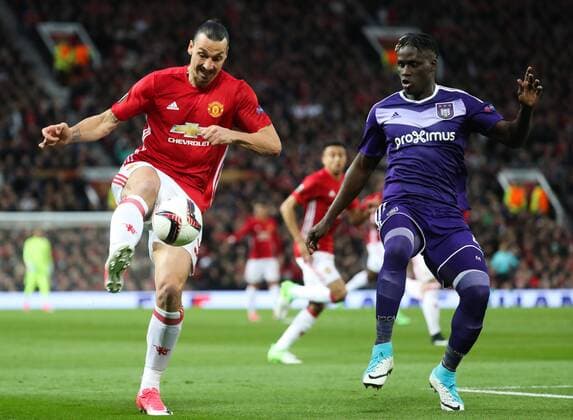 Manchester s Zlatan Ibrahimovic and Anderlecht s Kara Mbodji fight for the ball during the return leg game of the quarterfinals of the Europa League competition between UK team Manchester United ManU and Belgian soccer team RSC Anderlecht in Manchester, UK, Thursday 20 April 2017. First leg ended on a draw result 1-1 in Belgium. VIRGINIExLEFOUR  x05084081x