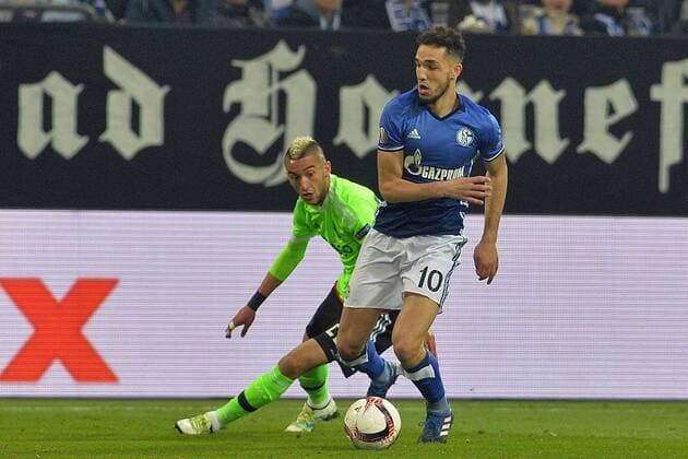 GER, UEFA EL, FC Schalke 04 (GER) vs Ajax Amsterdam (NED) 20.04.2017, Veltins-Arena, Gelsenkirchen, GER, UEFA EL, FC Schalke 04 (GER) vs Ajax Amsterdam (NED), im Bild von links: Hakim Ziyech ( Amsterdam 22 ), Nabil Bentaleb ( Schalke 10 ) Foto © nordphoto Treese nordphotoxTreese