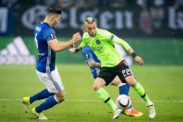 (L-R) Sead Kolasinac of FC Schalke 04, Hakim Ziyech of Ajaxduring the UEFA Europa League quarter final match between Schalke 04 and Ajax Amsterdam on April 20, 2017 at the Veltins-Arena in Gelsenkirchen, Germany. Schalke 04 v Ajax UEFA Europa League 2016 2017 xVIxRonaldxBonestrooxfotografiexIVx 7614999