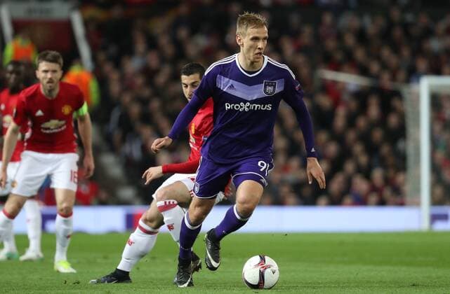 Manchester s Henrikh Mkhitaryan and Anderlecht s Lukasz Teodorczyk fight for the ball during the return leg game of the quarterfinals of the Europa League competition between UK team Manchester United ManU and Belgian soccer team RSC Anderlecht in Manchester, UK, Thursday 20 April 2017. First leg ended on a draw result 1-1 in Belgium. VIRGINIExLEFOUR  x05084124x