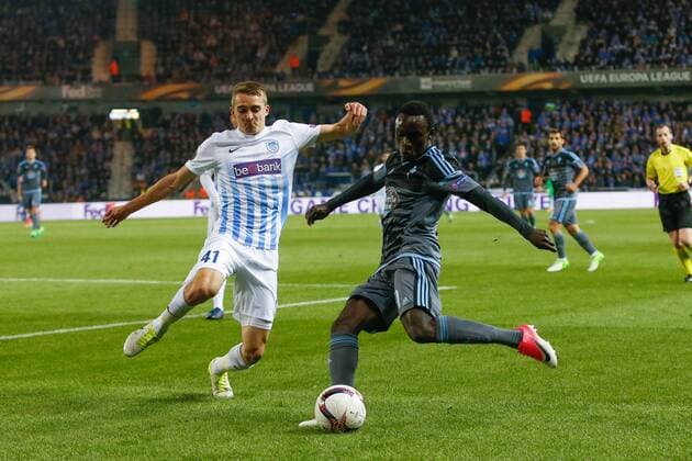 Genk s Timothy Castagne and Celta s Pione Sisto fight for the ball during the return leg of quarterfinals in the Europa League competition between Belgian soccer team RC Genk and Spanish team Celta Vigo, Thursday 20 April 2017, in Genk. First leg ended on a 2-3 result in Spain. BRUNOxFAHY  x05084112x