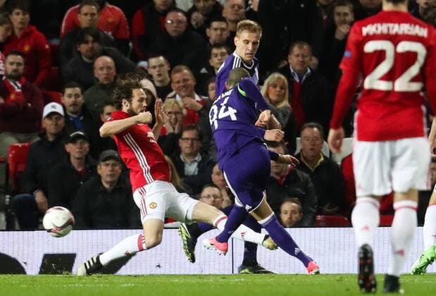 Anderlecht s Sofiane Hanni scoring the 1-1 goal during the return leg game of the quarterfinals of the Europa League competition between UK team Manchester United ManU and Belgian soccer team RSC Anderlecht in Manchester, UK, Thursday 20 April 2017. First leg ended on a draw result 1-1 in Belgium. VIRGINIExLEFOUR  x05084136x