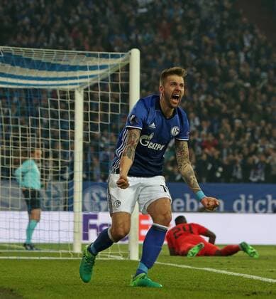 20.04.2017, Fussball UEFA Europa League 2016 2017, Viertelfinale, FC Schalke 04 - Ajax Amsterdam, in der VELTINS-Arena Gelsenkirchen. Jubel Torschütze Guido Burgstaller (Schalke) zum Tor zum 2:0 