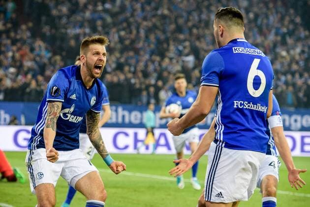 Guido Burgstaller (FC Schalke 04 19) und Sead Kolasinac (FC Schalke 04 6) beim Torjubel nach dem Treffer zum 2:0 beim Europa League Spiel zwischen dem FC Schalke 04 und Ajax Amsterdam am 20.04.2017, Gelsenkirchen Copyright: xSchuelerx xEibnerx-xPressefotox EP_JSE