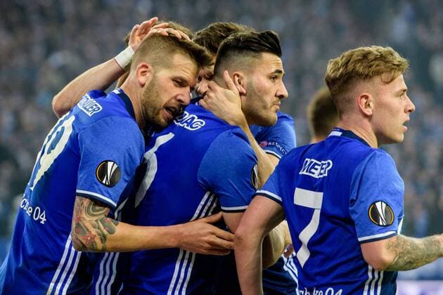 Guido Burgstaller (FC Schalke 04 19) und Sead Kolasinac (FC Schalke 04 6), Max Meyer (FC Schalke 04 7) beim Torjubel nach dem Treffer zum 2:0 beim Europa League Spiel zwischen dem FC Schalke 04 und Ajax Amsterdam am 20.04.2017, Gelsenkirchen Copyright: xSchuelerx xEibnerx-xPressefotox EP_JSE