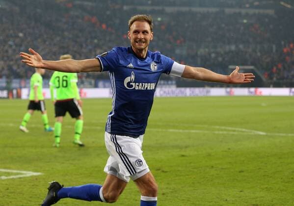20.04.2017, Fussball, UEFA Europa League, Saison 2016 2017, Viertelfinale, FC Schalke 04 - Ajax Amsterdam, Benedikt HOEWEDES (FC Schalke 04) jubelt