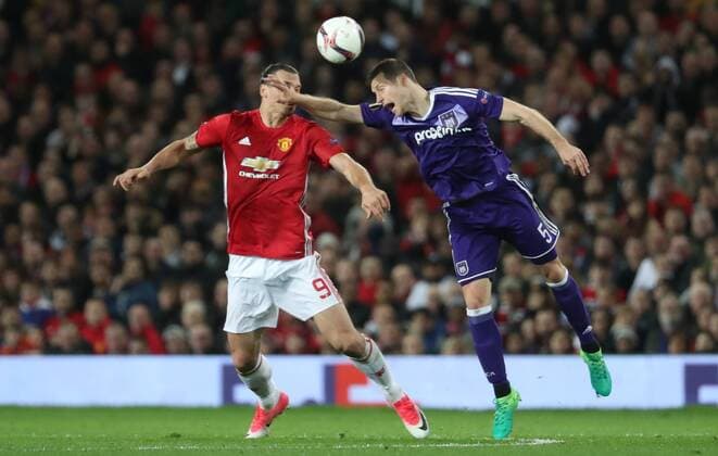 Manchester s Zlatan Ibrahimovic and Anderlecht s Uros Spajic fight for the ball during the return leg game of the quarterfinals of the Europa League competition between UK team Manchester United ManU and Belgian soccer team RSC Anderlecht in Manchester, UK, Thursday 20 April 2017. First leg ended on a draw result 1-1 in Belgium. VIRGINIExLEFOUR  x05084215x