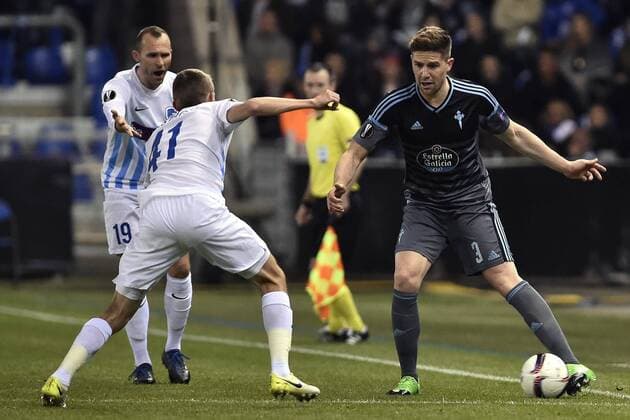 GENK, BELGIUM - APRIL 20 : Andreu Fontas defender of Celta de Vigo RC, Timothy Castagne defender of KRC Genk and Thomas Buffel forward of KRC Genk during the Europa League Quarter Finals 2nd leg game between KRC Genk and Celta De Vigo on April 20, 2017 in Genk, Belgium, 20 04 2017 FOOTBALL : KRC Genk vs Celta De Vigo - Europa League - 20 04 2017 PHOTONEWS PANORAMIC  700023042
