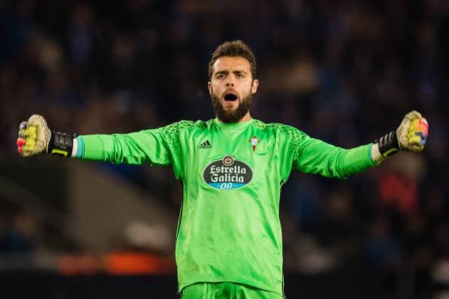 goalkeeper Sergio Alvarez of RC Celta de Vigoduring the UEFA Europa League quarter final match between KRC Genk and Celta de Vigo on April 20, 2017 at the Luminus Arena in Genk, Belgium KRC Genk v Celta de Vigo UEFA Europa League 2016 2017 xVIxGerritxvanxKeulenxIVx 7616087