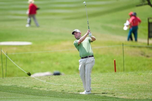 SAN ANTONIO, TX - APRIL 20: Branden Grace hits a shot into the 18th green during the first round of the Valero Texas Open at the TPC San Antonio Oaks Course in San Antonio, TX on April 20, 2017. (Photo by Daniel Dunn Icon Sportswire) GOLF: APR 20 PGA Golf Herren - Valero Texas Open - First Round Icon17042016 EDITORIAL USE ONLY