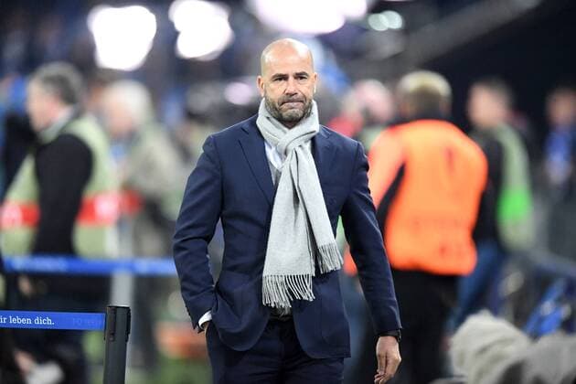 Fussball, UEFA Europa League, Saison 2016 2017, Viertelfinale , FC Schalke 04 vs Ajax Amsterdam 20.04.2017, Veltinsarena Gelsenkirchen, Peter Bosz, Trainer, Ajax Amsterdam, Aktion, Einzelbild,
