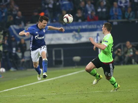 Europa-League : FC Schalke 04--Ajax Amsterdam ; Viertelfinale Rückspiel Sascha Riether (S04), Lasse Schöne (Ajax). Europa-League : FC Schalke 04--Ajax Amsterdam ; Viertelfinale Rückspiel