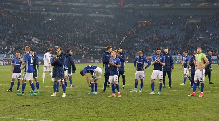 20.04.2017, Fussball, UEFA Europa League, Saison 2016 2017, Viertelfinale, FC Schalke 04 - Ajax Amsterdam, Schalkes Spieler nach dem Abpfiff