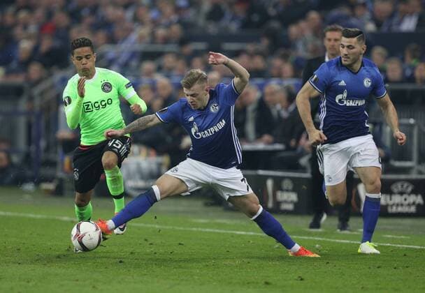 20.04.2017, Fussball, UEFA Europa League, Saison 2016 2017, Viertelfinale, FC Schalke 04 - Ajax Amsterdam, v.li., Justin Kluivert (Ajax Amsterdam), Max Meyer (Schalke 04), Sead Kolasinac (Schalke 04)