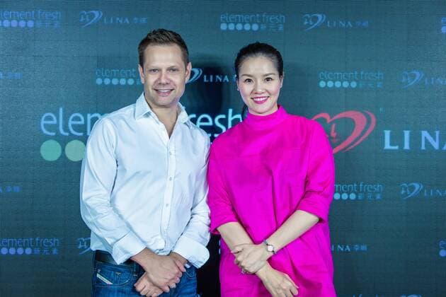 Retired Chinese tennis star Li Na, right, attends the opening ceremony of the restaurant co-opened by her and restaurant brand Element Fresh in Wuhan city, central China s Hubei province, 20 April 2017. Retired tennis star Li Na highlights opening ceremony of restaurant Element Fresh in central China city  pbu610657_16