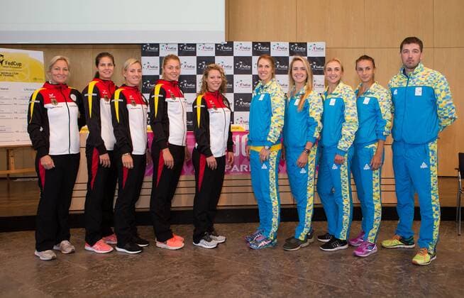 Fed Cup GER-UKR, Deutschland - Ukraine, Auslosung im Rathaus Stuttgart, L-R. Teamchefin Barbara Rittner, Julia Goerges,Angelique,Kerber,Carina Witthoeft,Laura Siegemund,Olga Savchuk,Elina Svitolina,Nadiia Kichenok,LesiaTsurenkound Teamchef Mikhail Filima Juergen Hasenkopf