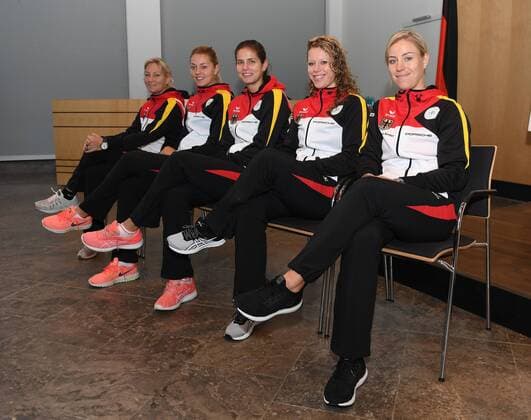 Fedcuptie Germany Ukraine in Stuttgart Germany German FedcupTeam from left:Teamcaptain Barbara Rittner,Carina Witthoeft,Julia Goerges ,Laura Siegemund,Angelique Kerber